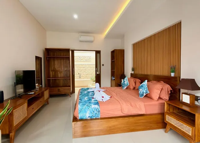 Villa Emstaliese & Palmarosa Seminyak