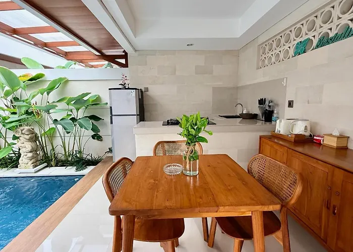 Emstaliese & Palmarosa Seminyak Villa Legian (Bali)