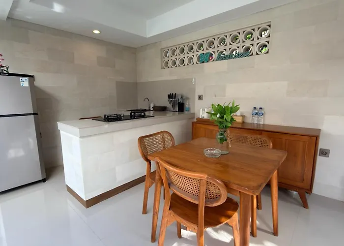 Villa Emstaliese & Palmarosa Seminyak Legian (Bali)
