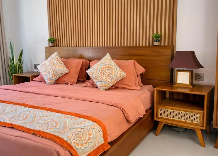 Emstaliese & Palmarosa Seminyak Villa
