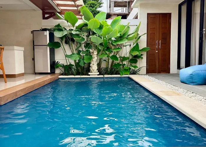 Villa Emstaliese & Palmarosa Seminyak *