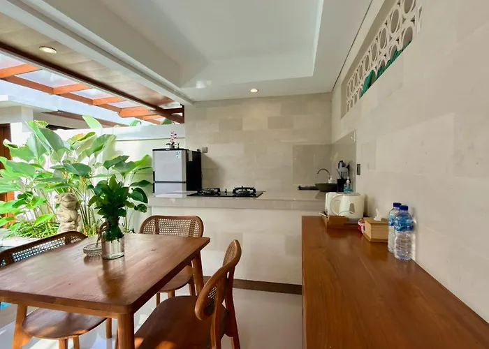 Emstaliese & Palmarosa Seminyak *